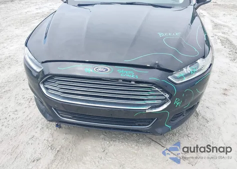2015 Ford Fusion Hybrid Titanium z USA, uszkodzony, nr VIN 3FA6P0RU0FR218532